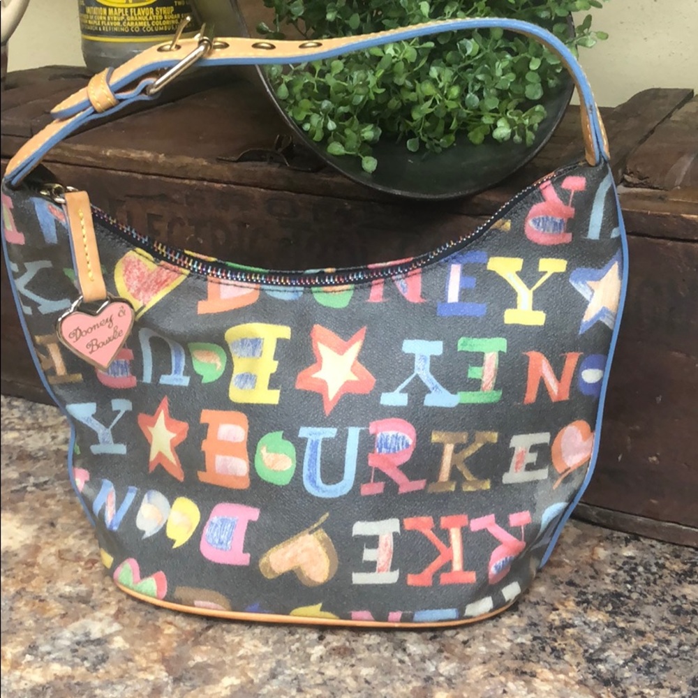 Small Dooney & Bourke Purse excellent condition